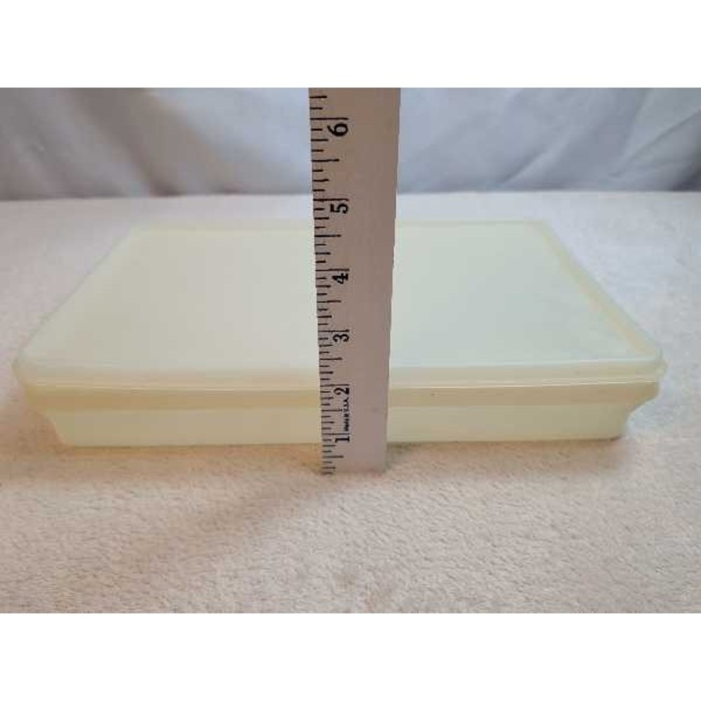 Tupperware Container with Lid Rectangular Food Storage Plastic - Picture 8 of 11